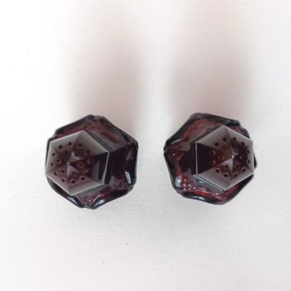 Vintage Avon Cape Cod Ruby Glass Salt and Pepper Shakers 1978 - Picture 3 of 6